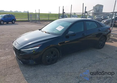 2021 Hyundai Elantra Sel z USA, uszkodzony, nr VIN KMHLM4AG9MU091770